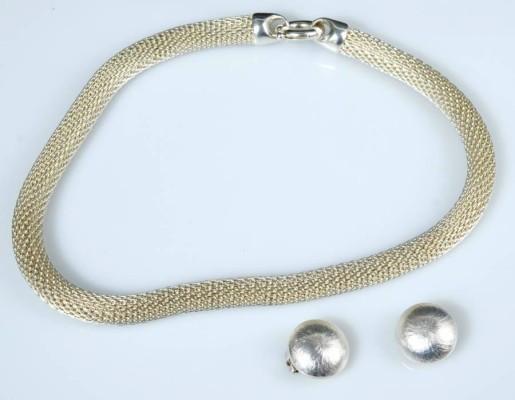 SCHMUCKSET dreiteilig: KORDEL-COLLIER mit Ringverschluss, Sterlingsilber 925, 62g, L 40cm, sowie PAAR große runde, halbkugelförmige Ohrclips, D 18mm