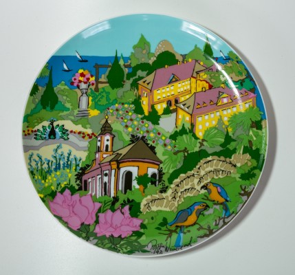 Rosenthal-Künstlerteller Mainau, Entwurf von Björn Wiinblad, 1992.