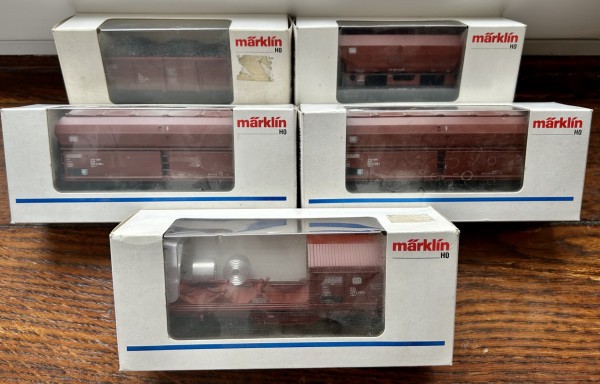 Märklin Digital H0: Konvolut bestehend aus fünf Wagons, 4626 (2x), 4693, 4631 und 4431, in OVP.