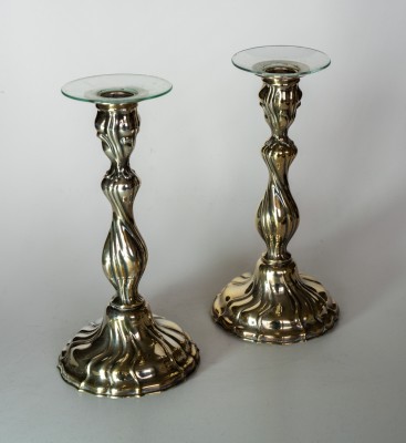 Kerzenleuchter Jugendstil, Sterling Silber, punziert, gewichtet. Schaft aus Glas.