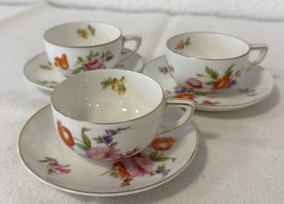 Rosenthal Mokkatassen, für 3 Personen.