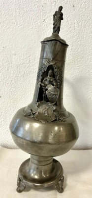 Weinkanne einer Zunft aus Zinn, 19. Jahrhundert.