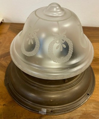 Plafoniere / Deckenlampe, Art Nouveau, profilierte Fassung aus Messing.