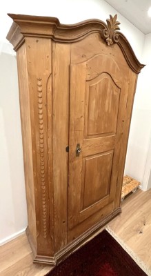 Schrank, Weichholz, 19. Jahrhundert.