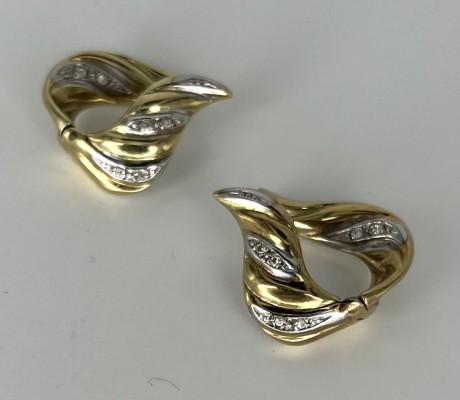 Geschwungene, kleine Creolen, bicolor, Gelbgold / Weißgold 585 (punziert).