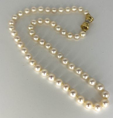 Hochwertige Perlenkette, einzeln geknüpft, Verschluss Gelbgold 750 (punziert).