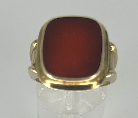 Siegelring mit Karneol, 333 Gelbgold, mit Gravur 