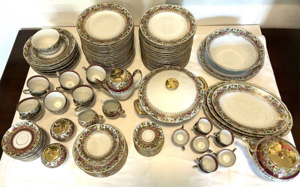 Bavaria Speise- und Kaffeeservice, China Fashions, für zwölf Personen, 126 Teile.