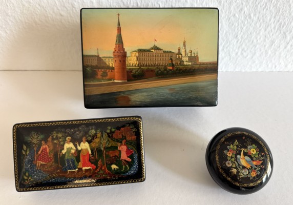 Russische Schatullen, drei Stück.