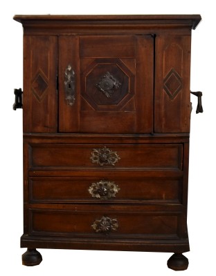 KLEINER SCHRANK KLEINER SCHRANK