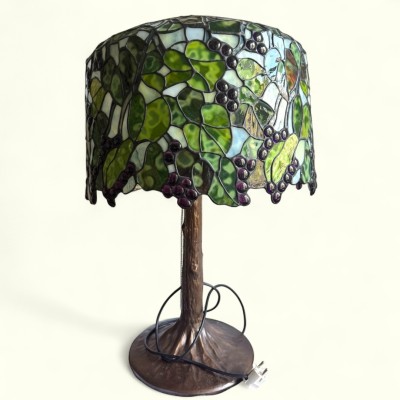Tiffany-Lampe 'Wisteria' mit Traubenmotiv, zugeschrieben.