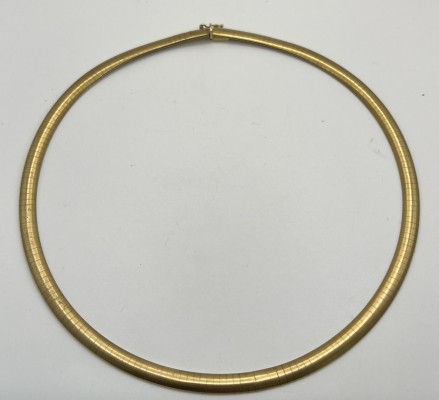 Halskette, 585 Gelbgold, mit Sicherheitsacht. Simple Halskette, vorgeformt.