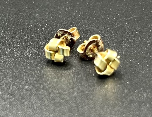 Paar Ohrstecker, 585 Gelbgold, Knotenform. Simple Form.