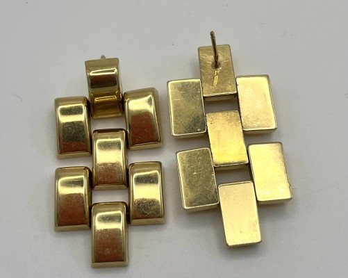 Paar Ohrhänger, 585 Gelbgold, gegliedert.