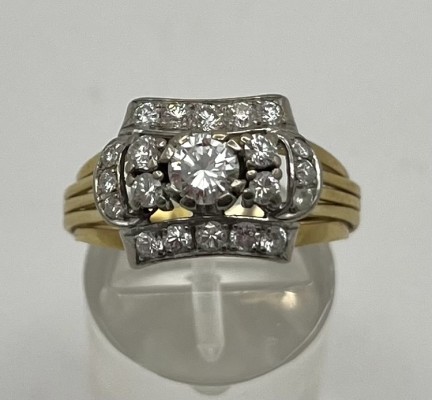 Brillant Ring, 585 Gelbgold, 20 Brillanten um 0,5ct, Größe 59. Ring bestehend aus drei Goldsträngen, die in einem Mosaik auf Brillanten münden.