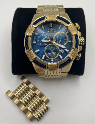 Herrenarmbanduhr Invicta Bolt, Edelstahl, goldfarben, Quartz. Blaues Ziffernblatt mit Datumsanzeige bei vier Uhr. Mit Stoppfunktion, Wasserdicht bis 100m.