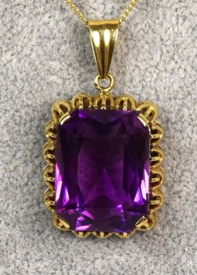 GROSSER AMETHYST-ANHÄNGER GROSSER AMETHYST-ANHÄNGER