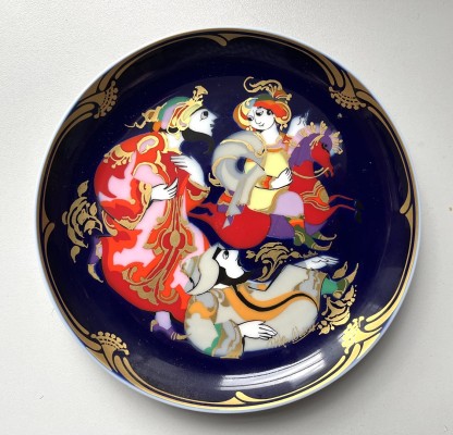 Rosenthal, Björn Wiinblad, ein kleiner Teller und ein großer Teller. Zauberpferd IV und Weihnachten.