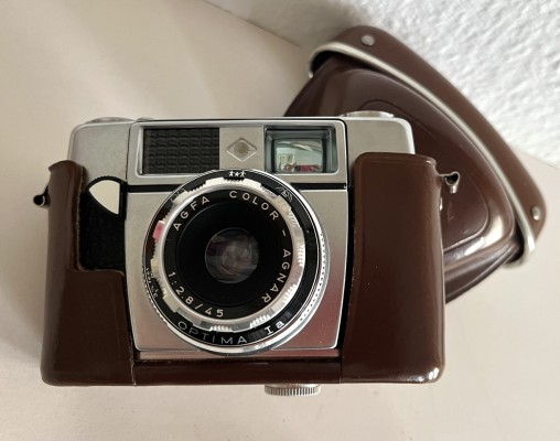 Kamera AGFA mit Objektiv 