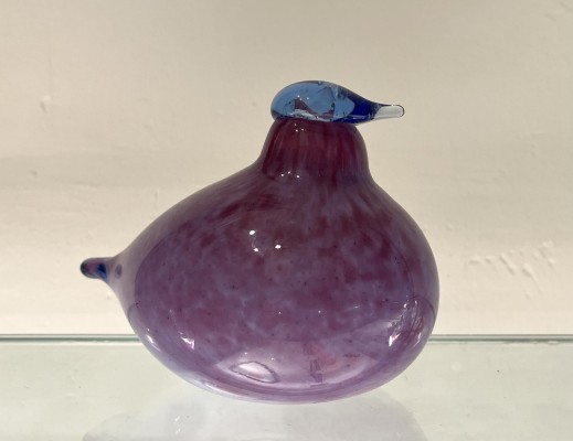 LToikka, Oiva (1931-2019) lila Vogel, Finnland, Glasskulptur. Verschiedenfarbiges Glas.