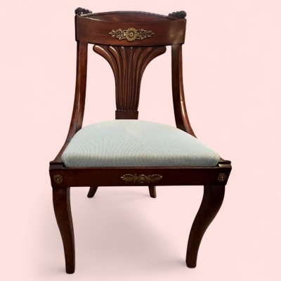 Empire Stühle, fünf Stück, Mitte 19. Jahrhundert, Mahagoni. Passen gut zu dem angebotenen Sofa.