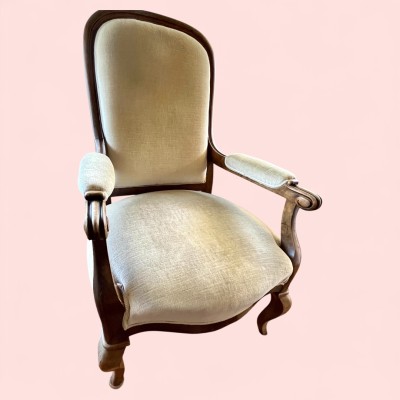 Louis Philippe Sessel, zwei Stück, auch sogenannter Wiener Barock. Ein Sessel mit fleckigem Polster.