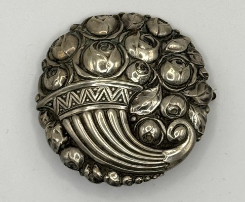 Brosche Rosenstrauß, 800er Silber.