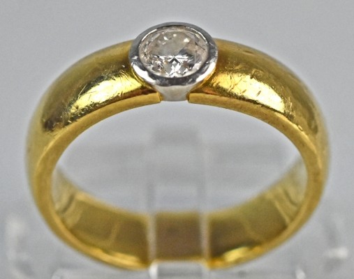RING mit Brillant-Solitär um 0,45ct RING mit Brillant-Solitär um 0,45ct