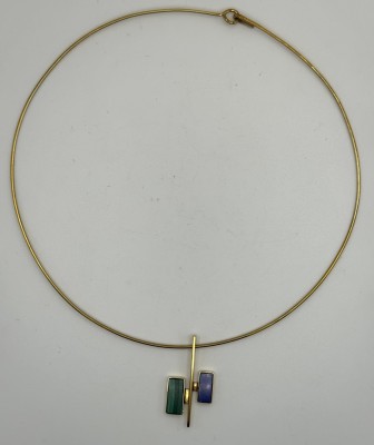 Collier mit Anhänger, 585 GG, mit Malachit und Lapislazuli. Modernes Collier mit geometrischem Anhänger.