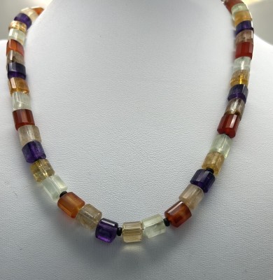 Farbsteinkette, mit Magnetverschluss 925er Sterlingsilber vergoldet.