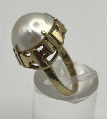 Perlenring, 585 Gelbgold, Größe 52. Große Perle in Gold gefasst.