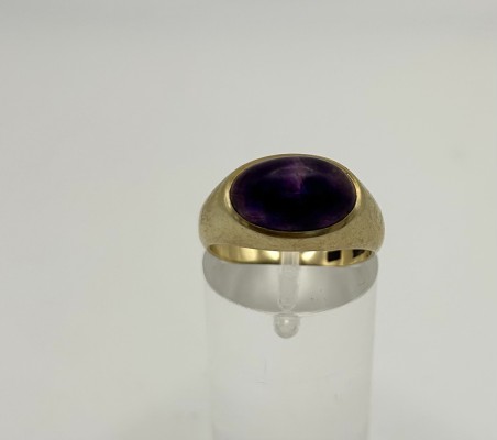 Turmalin Ring, 585 Gelbgold, Größe 50. Schlichter Ring mit mittig eingesetzem, ovalen Turmalin.