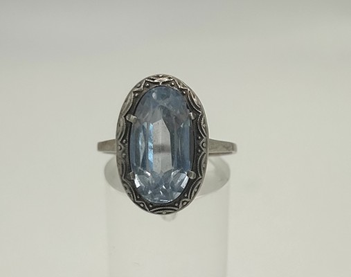 Aquamarin Ring, Silber getestet, Größe 60. Filigraner Ring mit mittig eingesetztem, ovalen Aquamarin.