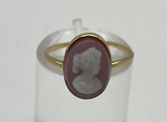 Camée Ring, 750 Gelbgold, antik, Größe 51. Ganz feiner Ring mit kleiner Camée.