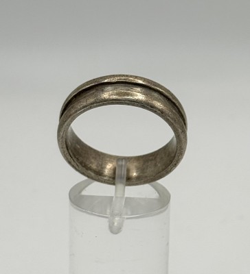 Silberring mit Einkerbung, 925er Sterlingsilber, Größe 64.
