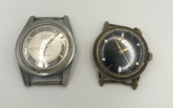 Paar Armbanduhren, Goldanker 17 Jewels und Giroxa 25 Jewels, Glas gesprungen, Armband nicht vorhanden.