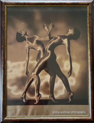 Wormser, Jimmy (20. Jahrhundert) Tanzende, Ausstellungsplakat. Zwei sich gegenüberstehende Personen, in fließenden Bewegungen dargestellt.