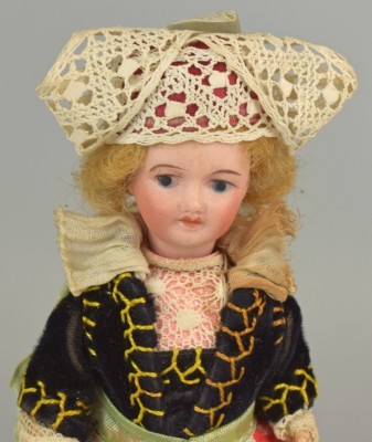 TRACHTENMÄDCHEN TRACHTENMÄDCHEN