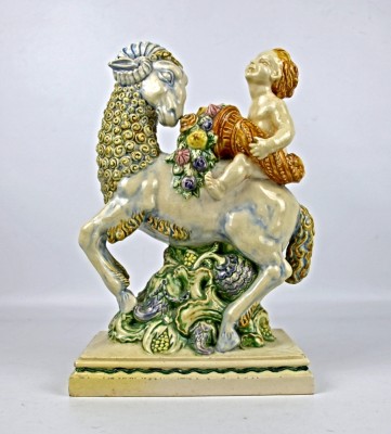 PUTTO AUF ZIEGENBOCK mit Füllhorn PUTTO AUF ZIEGENBOCK mit Füllhorn