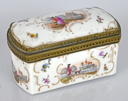 KLEINE DECKELDOSE Porzellan