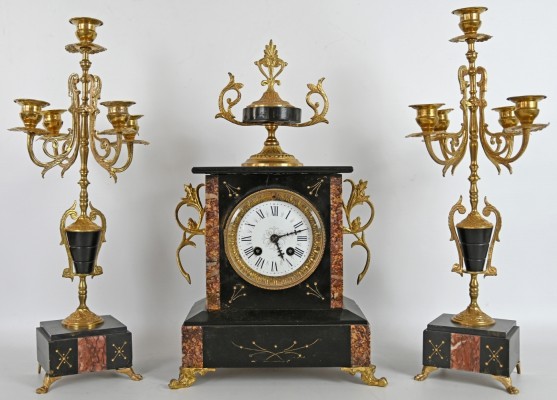 KAMINUHR mit seitlichen Leuchtern